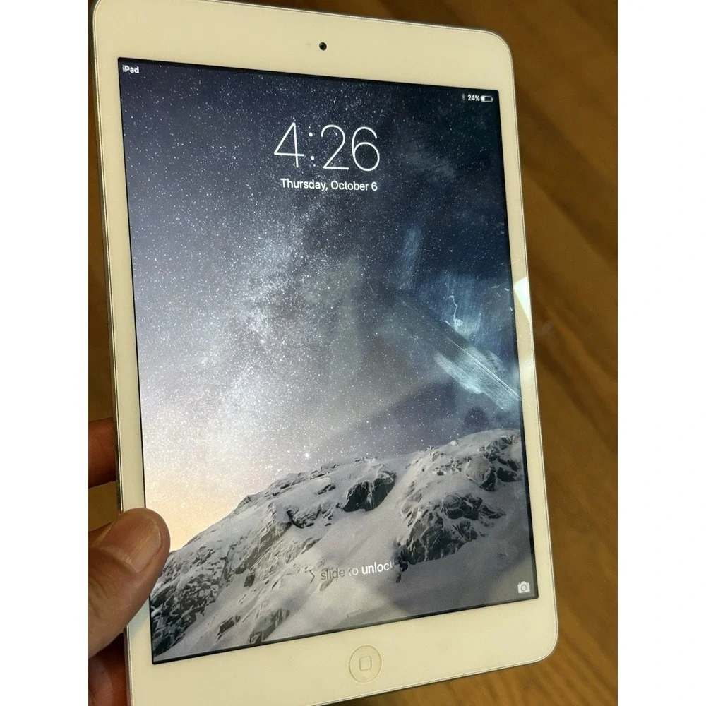 Apple iPad Mini 16 GB , White Model A1432, ( Parts Only ) Red , Bundle